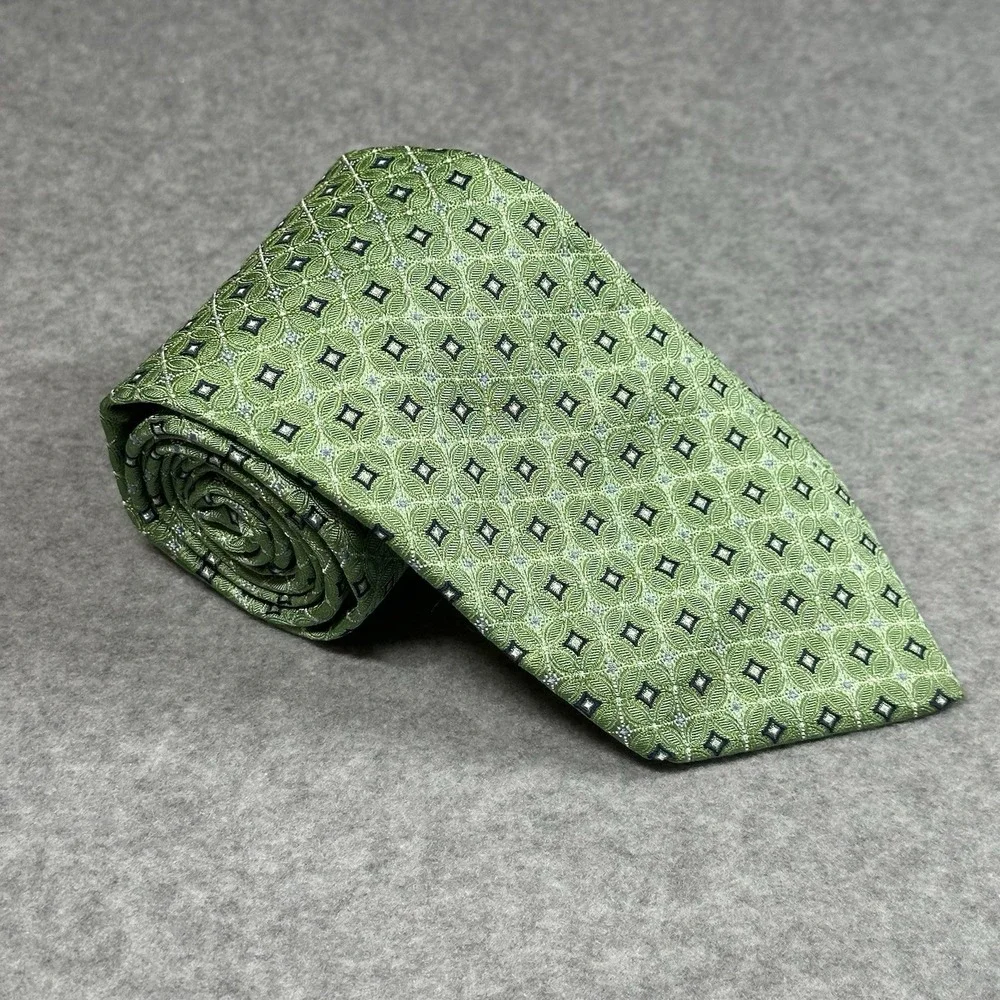 Brooks Brothers Green Silk Geometric Tie Classic Neat‎ Pattern 58x3.4in